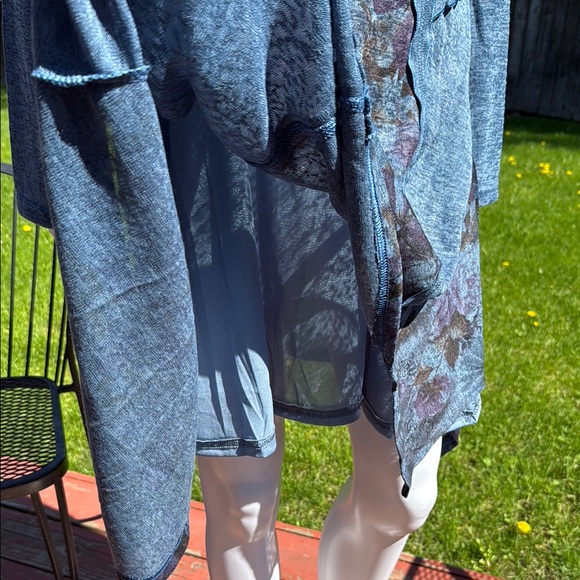 Pretty Angel Blue Floral Scoop Neck Embellished Tunic - Picture 3 of 10